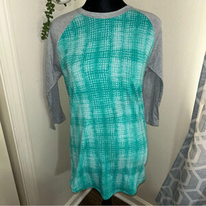 LulaRoe Randy raglan